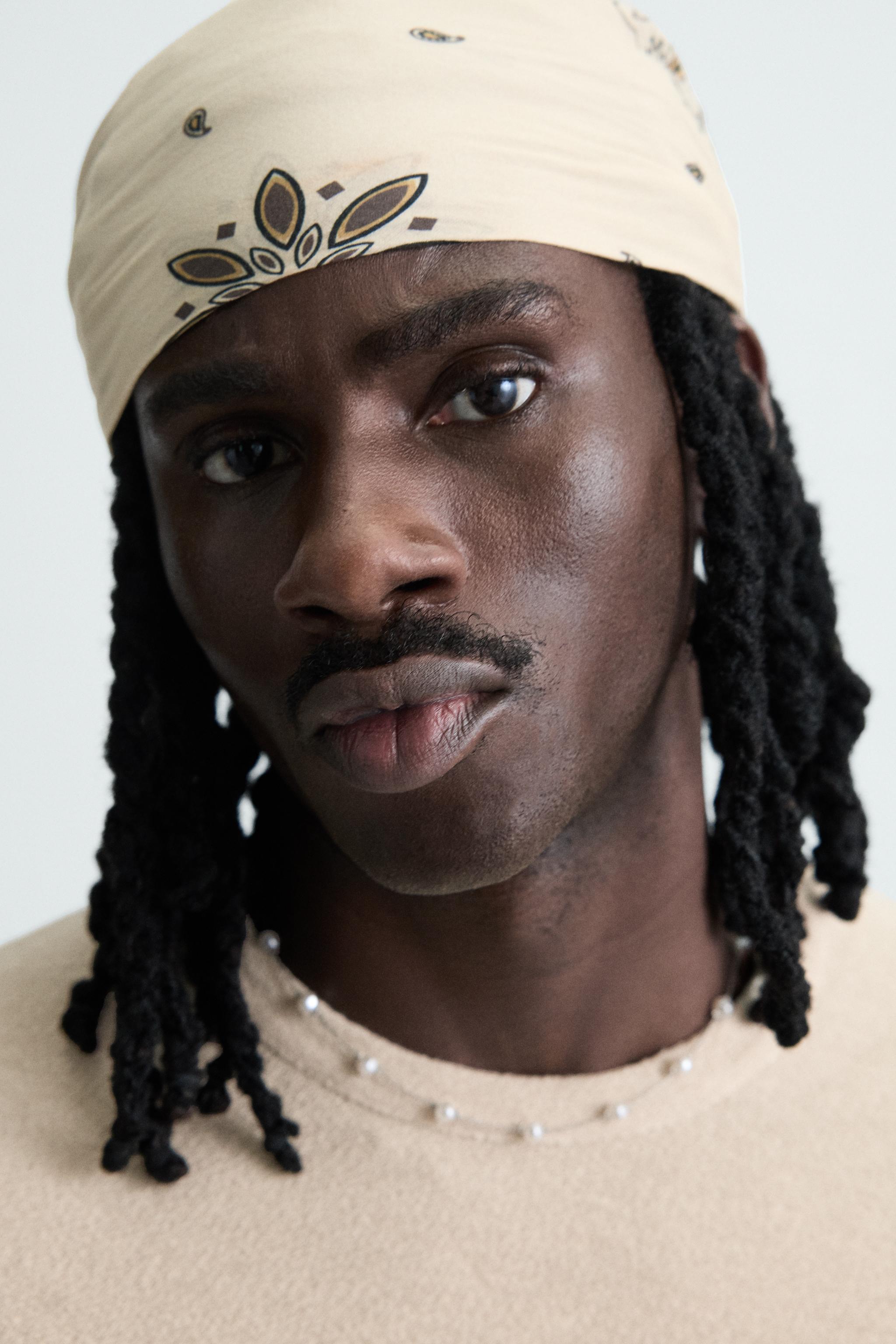 T-SHIRT EN TRICOT IMPRIMÉ SPRAY